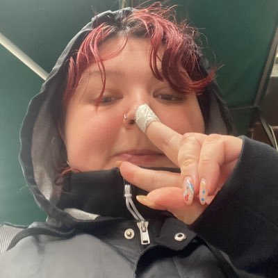 heartofzoey's profile picture. ⚡️🌈 Öfkeni diri, başını dik, kız kardeşinin elini sıkı tut! @KarakutuOrgTr @filmhafizasi