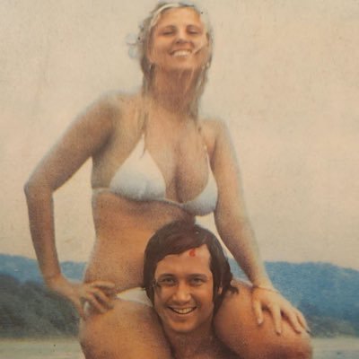 zleyici142583's profile picture. 