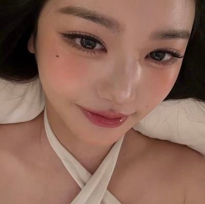 imysmaj's profile picture. hashtag sedated !