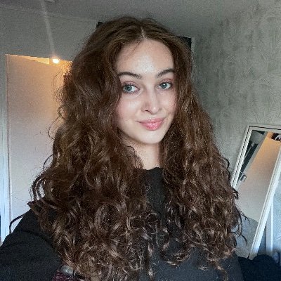 azraqwasfar's profile picture. I love languages, Europe and MENA 🖤 TL: Arabic / Kurmanji / Albanian / Persian / Turkish (+ Somali / French / Spanish / Sorani / Portuguese)