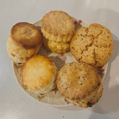 DWE1224854's profile picture. 👩🏻93'👦🏻22.06/DWEフル正規(👦🏻3y5m〜)/23区外/フル出社共働き/ゆるゆる英語日記/👩🏻→D2000と真・英文法大全で学び直し計画中 / 👦🏻→LB🩵CAP取得を目指す