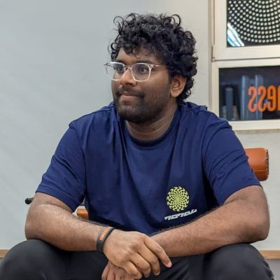 surya_chilukur's profile picture. Posing as EXPERT in everything.