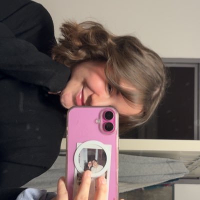 marinept7's profile picture. 25 | 😎