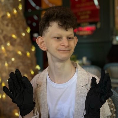 BLCNYY's profile picture. AI and UI/UX design enjoyer | Building @subzeezdotone | @OpenAI defender | iSheep | Use @huge_icons 💚