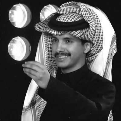 Dk71ui's profile picture. صوتٌ يحمل معنى.. وكلماتٌ تُلامس الشعور 🎙️ هنا يُعرض صوت : دخيل الله الحارثي وقصائده بِكل شغف الشعر وأصالته💙.