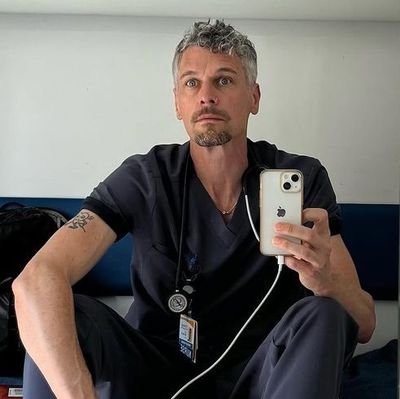 kevinohmasbueno's profile picture. 24   dilf connoisseur           old man yaoi enthusiast           parent of two cats