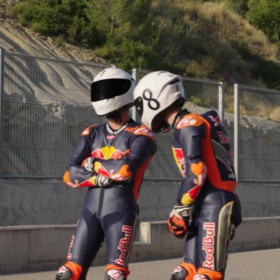 pakesambei's profile picture. there are graveyards full of people who thought they had more time