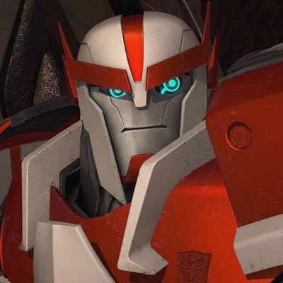 autobotmedbot's profile picture. ⠀ ➜ ┊Autobot Medical Officer and “mother” of 3. You can see me in the medbay if you need me.