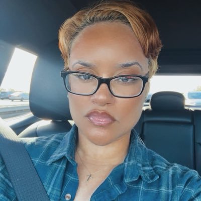 teeethetaurus's profile picture. that girl. just not yours. and yes, I bleed green 🦅 afro-latina 🇵🇷