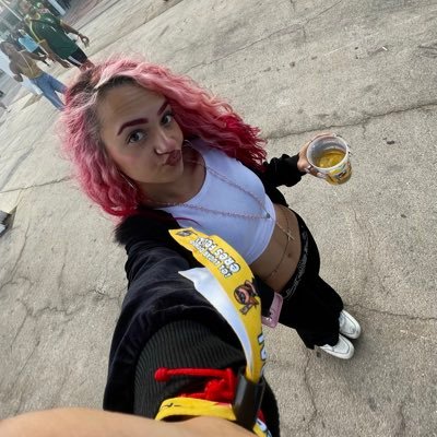 bratzzfinndommm's profile picture. a pagar cabrones🧚🏼‍♀️ FINDOM FINFEET- si el capricho fuera pecado yo seria el capital😘 con un 37 de 🦶🏼 para pisarte los cojones