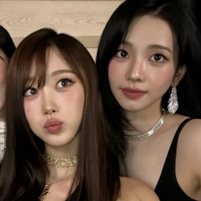 323__chan's profile picture. •—@karaage_mayu 渡辺麻友•—@39saku_chan 宮脇咲良 | #유지민 #karina #김민정 #winter #지젤 #giselle #닝닝 #ningning | #예지 #김민주 🔥GG is the Best🔥 | #redvelvet #aespa #snsd #izone