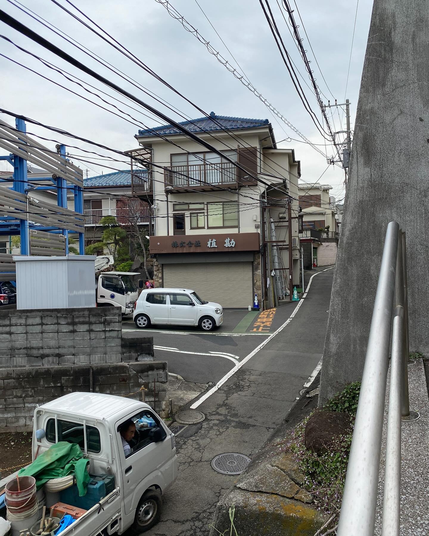 4bBlGUAP8p057bv's profile picture. 