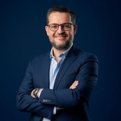 LeoGamborino's profile picture. Psicólogo de profesión. Zurdo en un mundo de diestros. Mi profesión no limita mi opinión. ¡El saber nos hará libres!