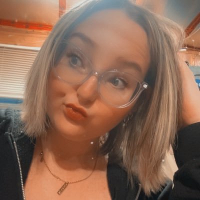 maekhalifaa's profile picture. 29 she/her Natural