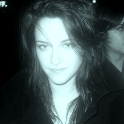 feiryne_'s profile picture. personal account 20+ non-binary fluid; omnisexual 🏳️‍🌈 | cinephile, artist, musicophile, alt-rock-goth& kpop/ Freedom | Trans rights 🏳️‍⚧️| Long Live CTC 📽️