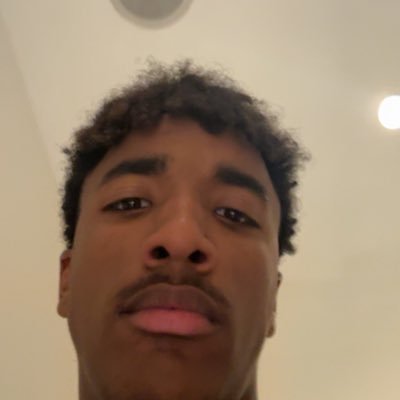 cvvivr's profile picture. insta : cvvivr