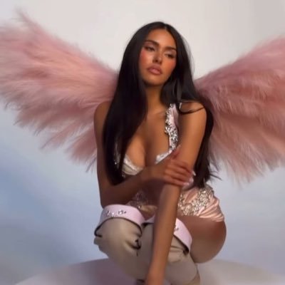 kcizzlesiz's profile picture. ୨୧ 𝚒 𝚜𝚊𝚠 𝚖𝚊𝚍𝚒𝚜𝚘𝚗 !! ⟡ 𝚕𝚘𝚌𝚔𝚎𝚝 𝚒𝚜 𝚌𝚘𝚖𝚖𝚒𝚗𝚐 𑣿

//𝚙𝚘𝚕𝚊𝚗𝚍 𝚐𝚒𝚛𝚕