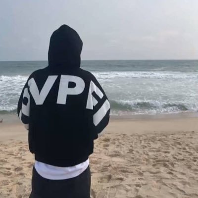 lavish044's profile picture. @LFC