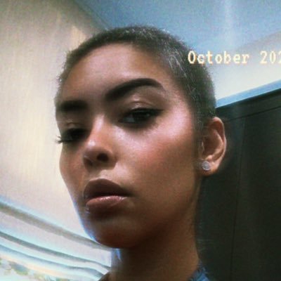 pOsHwaVe101's profile picture. MUVA OF 4. MAKEUP LOVER.. LOYALTY... FAMILY... LOVE ❤️