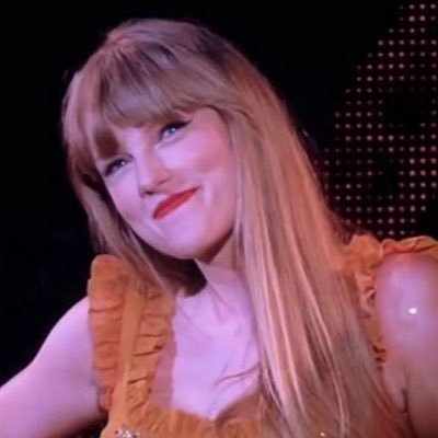 showgirlr's profile picture. 