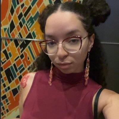 fisherhooked's profile picture. front or back your way is always your way ✨🌹