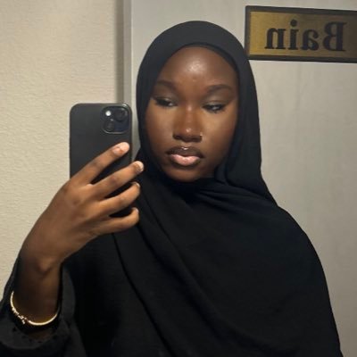 miimijne's profile picture. Une jolie fille avec un joli coeur