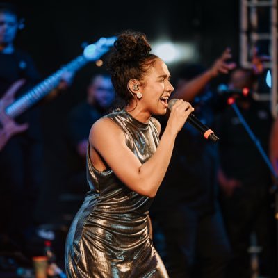 LurdesMeloo's profile picture. Cantora de Samba | 20 anos Oi meus amantes do samba!💜@luzmariaofc_ #osambaquecura