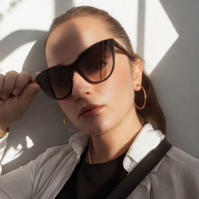 serv_irevann's profile picture. Şeb-i yeldâyı müneccimle muvakkit ne bilir
Mübtelâ-yı gama sor kim geceler kaç saat