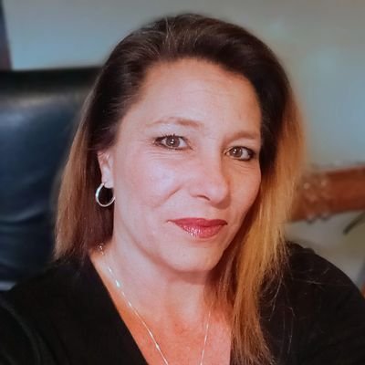 Amandacrow63377's profile picture. 