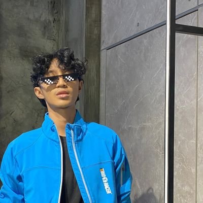 stuckedby_'s profile picture. stop complaining n say shibal 33x
