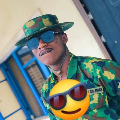 DEEfxmax's profile picture. 