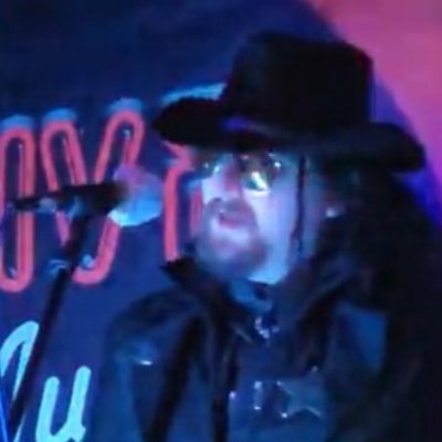 RevenantFox's profile picture. English, not British.
Important distinction.