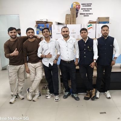 Rinkusingh1008's profile picture. अखिल भारतीय क्षत्रिय महासभा नगर मंत्री 
करणी सेना नगर उपाध्यक्ष 
शत प्रतिशत फॉलो🔙 ❣️योगी आदित्यनाथ जी समर्थक 🚩🇮🇳🇮🇳सच को सच कहने की हिम्मत रखता हूं 😎😎