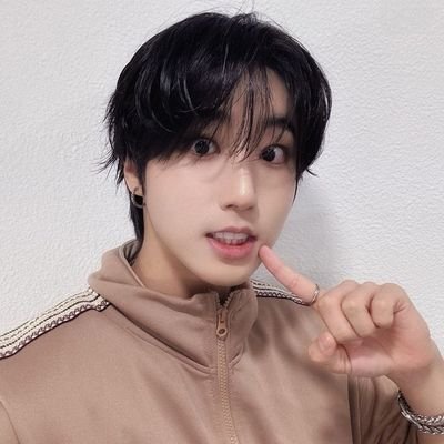 livzcherry's profile picture. Eu e meus pais minsung contra história e geografia | EU FUI SIM PARIDA PELO HAN JISUNGA