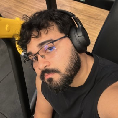 tubansioso's profile picture. let them gag and choke 🕷️