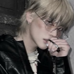 wnyxng's profile picture. Wang Yixiang. &team’s wildcard. ( 2002.)