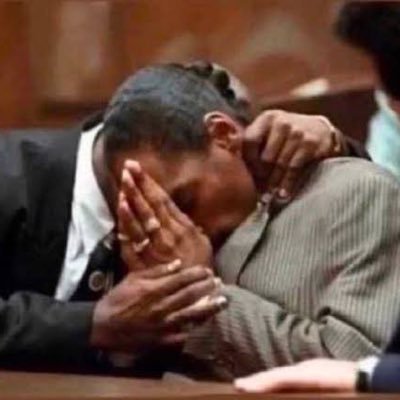 Nandi1805's profile picture. #booktwt | here to observe, judge, sometimes repost, maybe leave a comment here and there |