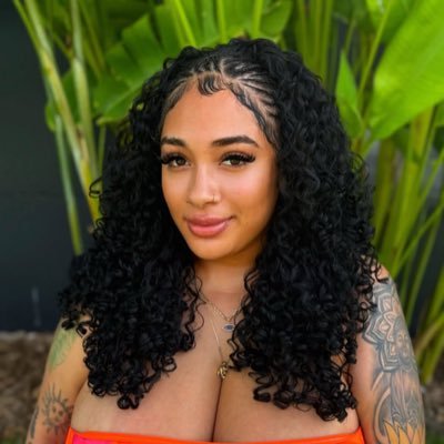 AvaDeLonge's profile picture. One Life. Mother of one . psalms 2:3 🙏🤲💯