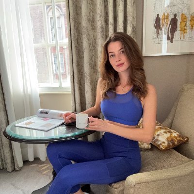 LunarTide7's profile picture. Yoga, swimming, golf and traveling are part of my life💖