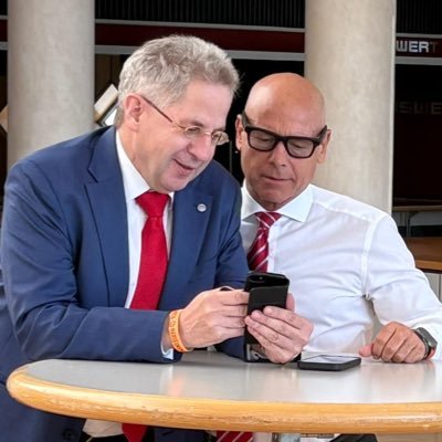 MichaelKuhr's profile picture. Politischer Aktivist im #TeamMaaßen  - 🇩🇪 1st | 6x Kickbox-Worldchampion | HALL OF FAME Martial Arts