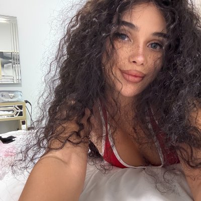 AMAK202's profile picture. Some people post thirst traps, I just exist 😏