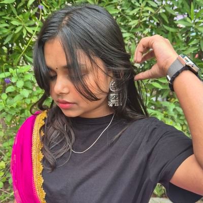 thehiralcode's profile picture. just a random gurrl pursuing business academics