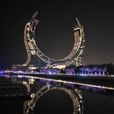 s1974qq's profile picture. ‏‏العين تعشق كل جميل وانا اشوف الغرافة اجمل شي في الكون 💙💛