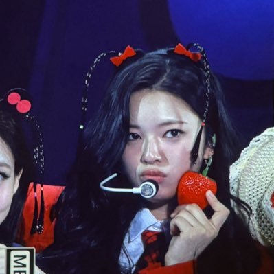 Skylar_Rose03's profile picture. 22— he/him🏳️⚧️ /ult group: Twice OT9 /biases:Jeongyeon, jihyo, Lara /group stans: NMIXX, Itzy, Aespa, Dreamcatcher, Katseye/ thaiglwatcher/ UJB❤️