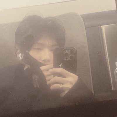 chenlepoto's profile picture. aus en mi carrd | hiatus