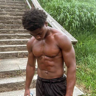 SavionHunt1027's profile picture. …Class 2028 Rb/Hybrid Safety #8. 5’9 175. Broad Jump 10.4……Track and. Field 100m 200m 40 inch vertical 3.6 GPA………Contact info 513 888 9564 …..