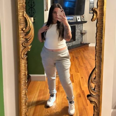 whitegirltvtted's profile picture. I’m not a hot girl I’m a cry baby