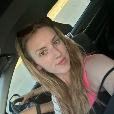 JEYSUSCHR1ST's profile picture. a pink seat at the table || always @hillaryclinton