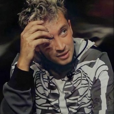 spookyscarr's profile picture. creator of Elyndoria 
⊬ ; you've stolen my air catcher
@billfordier 𖹭