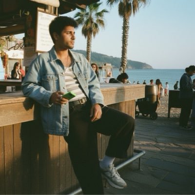 HossainJubayer_'s profile picture. I was about to write something here.....